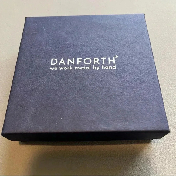 NWT AND BOX Danforth barn cat key chain - Picture 6 of 7